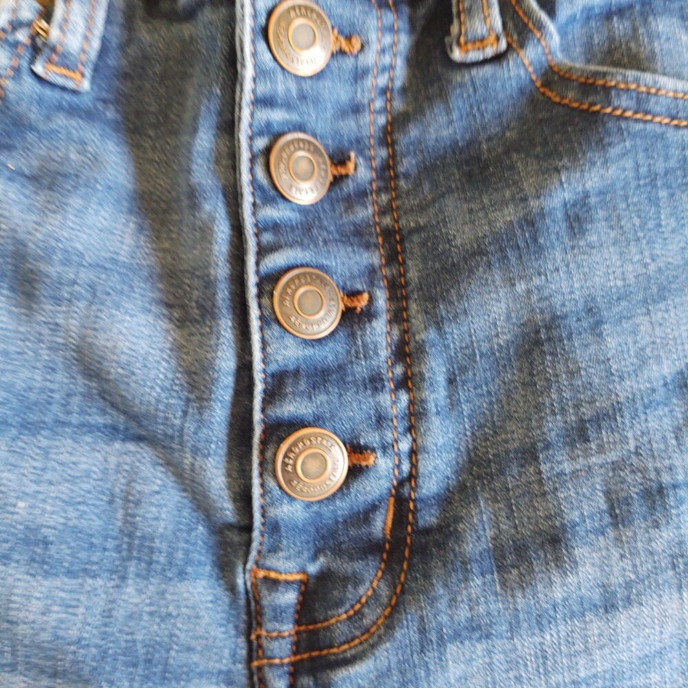 AEROPOSTALE SUPER HIGH RISECURVY MIDI SIZE 2 BUTTON FLY 5 POCKET CUFFED SHORTS - Picture 2 of 5